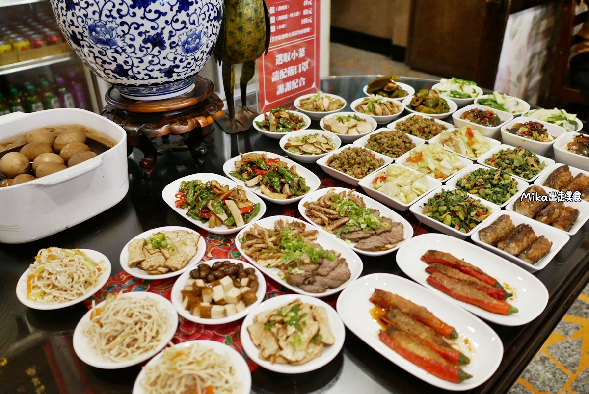 【桃園】 蘆竹南崁 老大秋牛肉麵｜南崁costco（好市多）周邊美食 這個老大真的很秋  一天只賣3小時還週休二日，小菜跟牛肉麵都很威，還有隱藏版每日限量必吃。